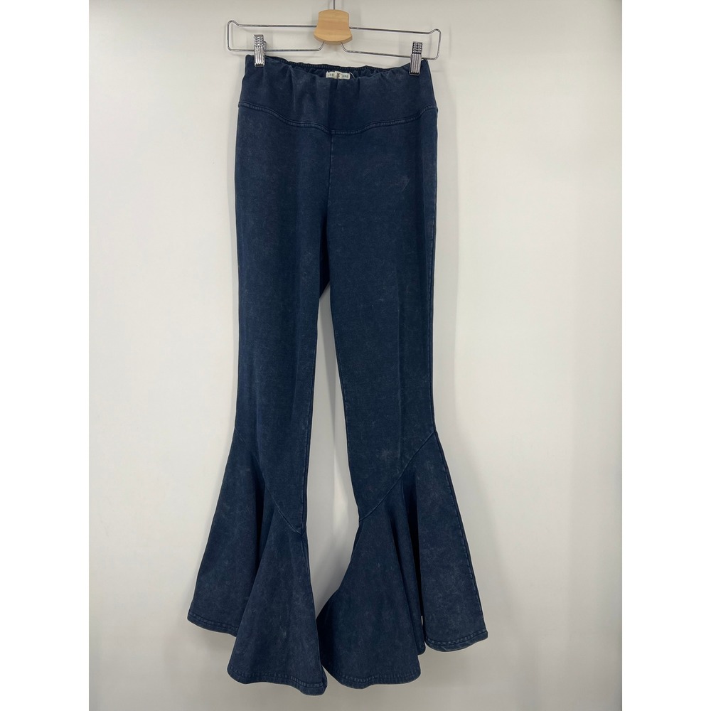 Earthbound Size Medium M Navy Mineral Acid Wash Dramatic Bell Bottom Leggings